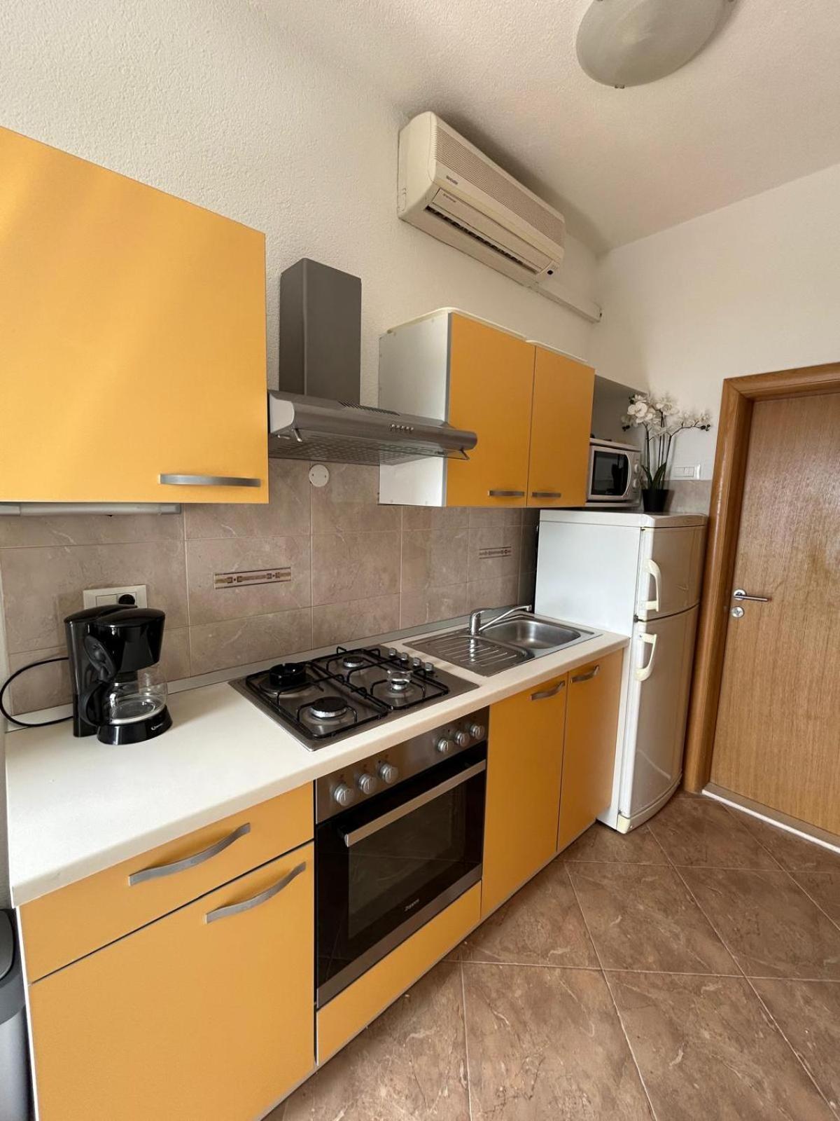 Apartment Lovre Topic 바스카보다 외부 사진