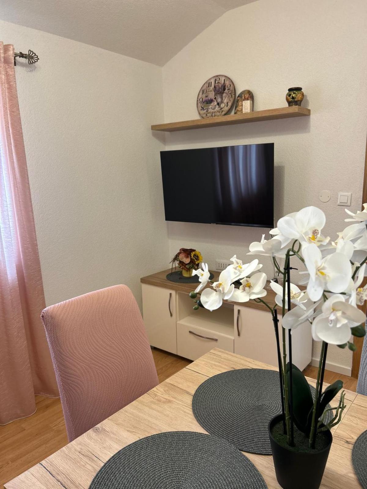 Apartment Lovre Topic 바스카보다 외부 사진