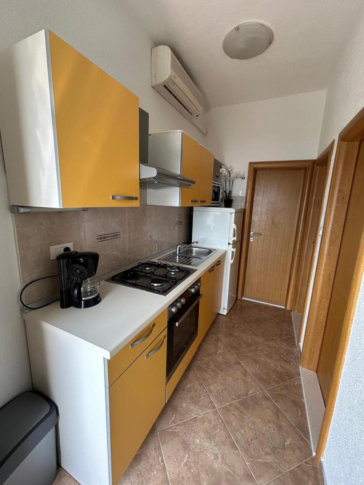 Apartment Lovre Topic 바스카보다 외부 사진
